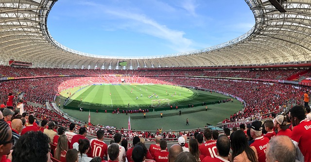 她努力在平
